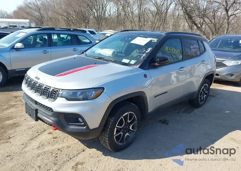 2025 Jeep Compass Trailhawk 4X4 z USA, uszkodzony, nr VIN 3C4NJDDN0ST590450